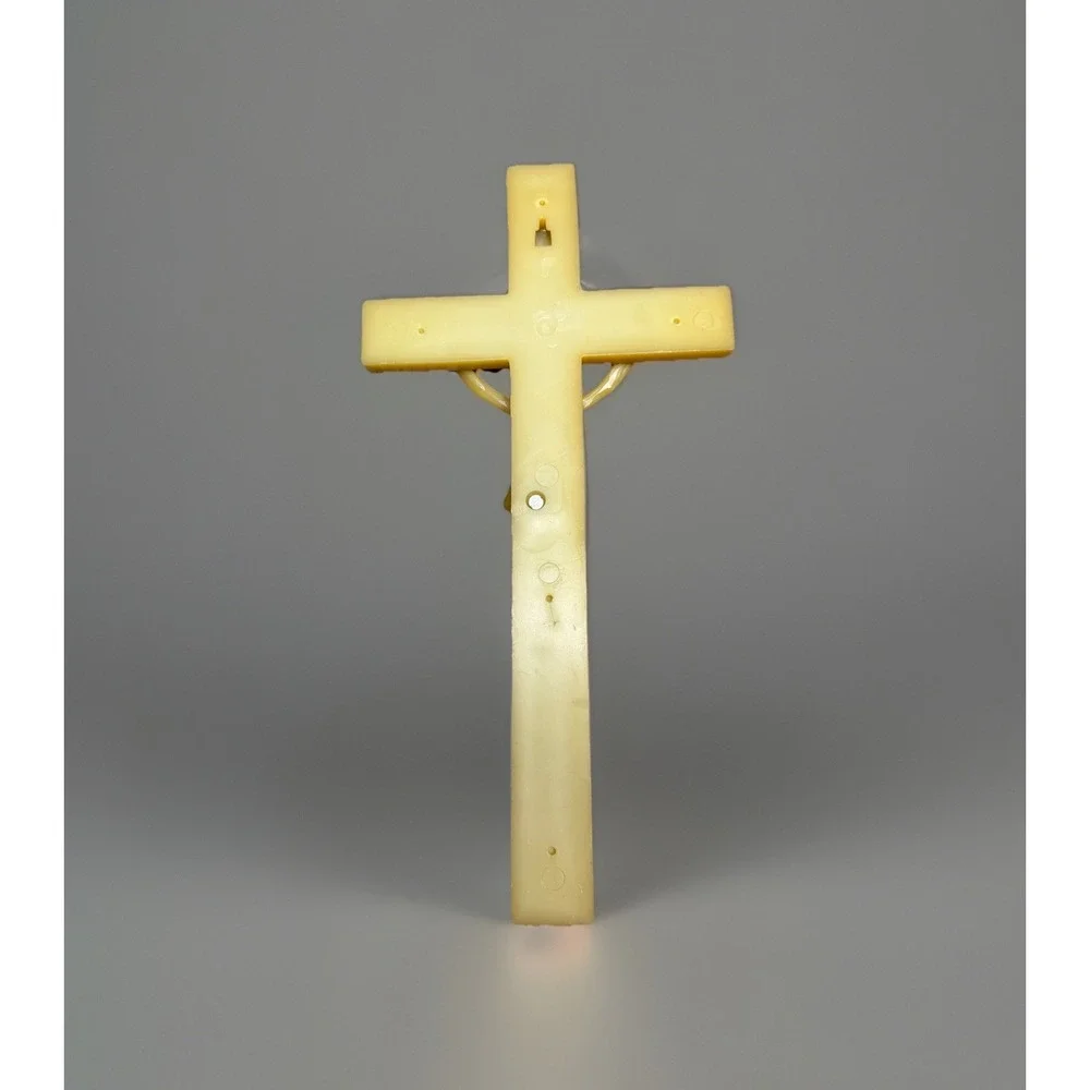 Vtg Plastic‎ Crucifix Cross Jesus Corpus Religious Wall Decor Yellow Off White